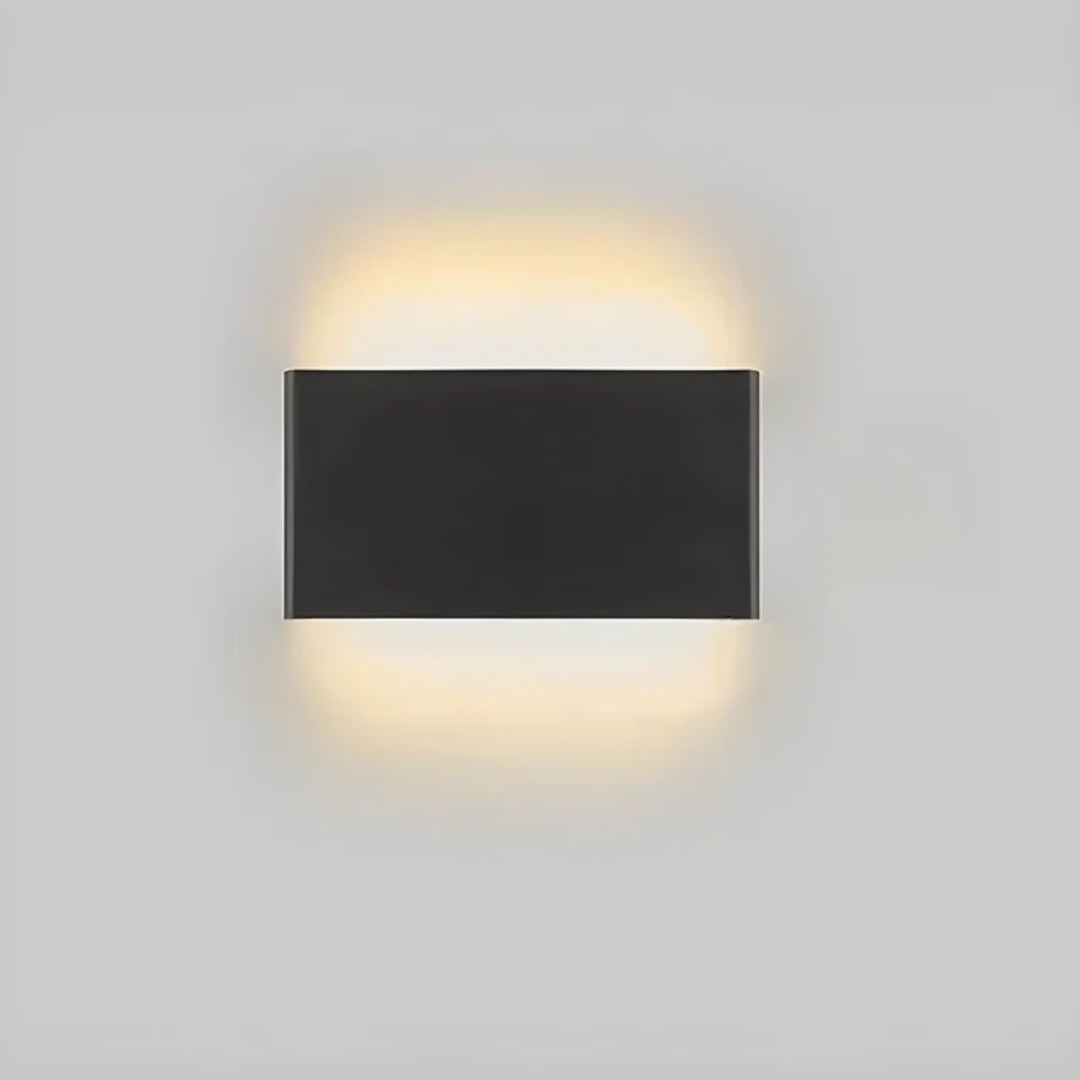 Elegant, Timeless and Versatile Wall Lamp