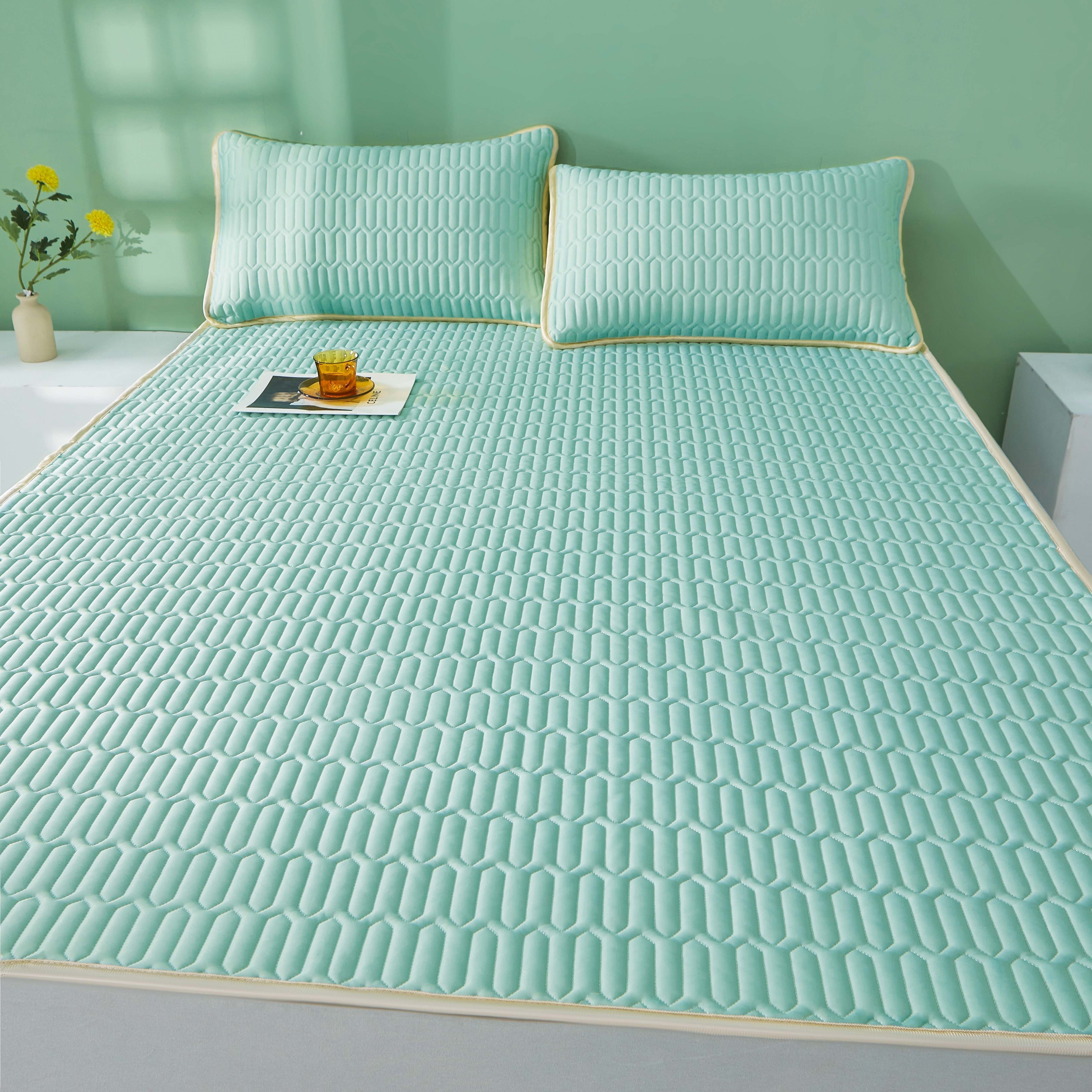 Cooling Latex Mat Set – Breathable & Foldable Comfort for Bedroom or Dorm