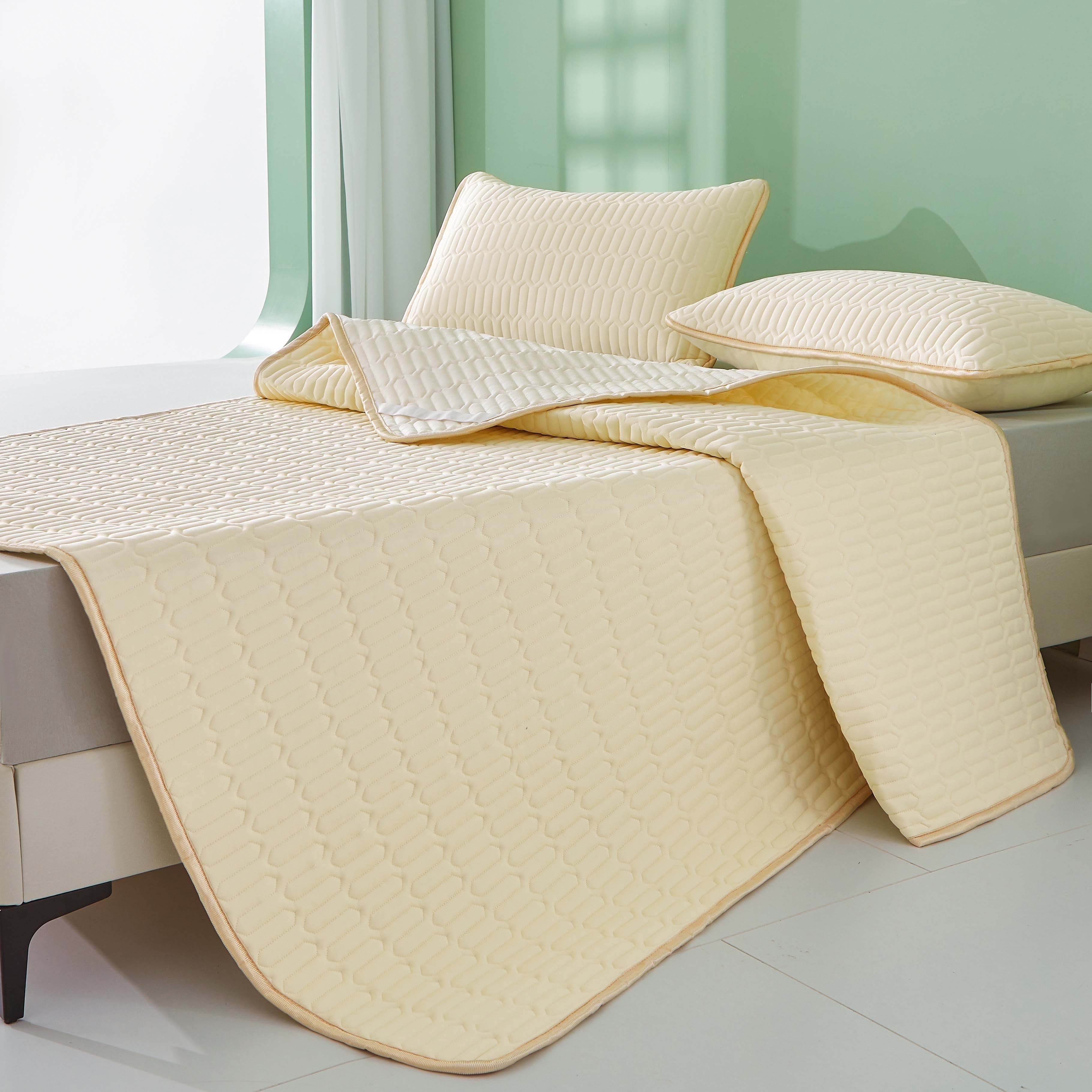 Cooling Latex Mat Set – Breathable & Foldable Comfort for Bedroom or Dorm