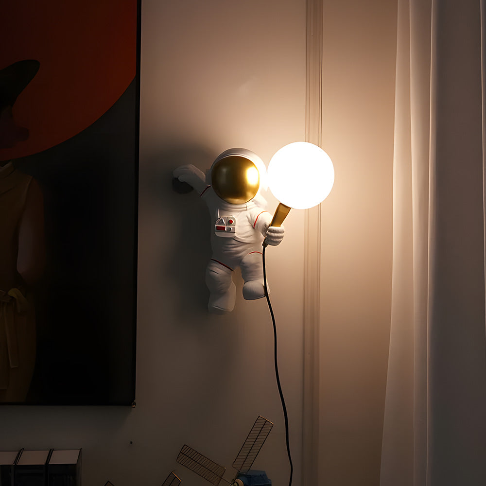 Astronaut Wall Light – Creative Space-Themed Resin Design with Warm LED Glow for Cozy Indoor Atmosphere 5