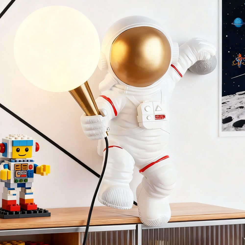 Astronaut Wall Light – Creative Space-Themed Resin Design with Warm LED Glow for Cozy Indoor Atmosphere 8