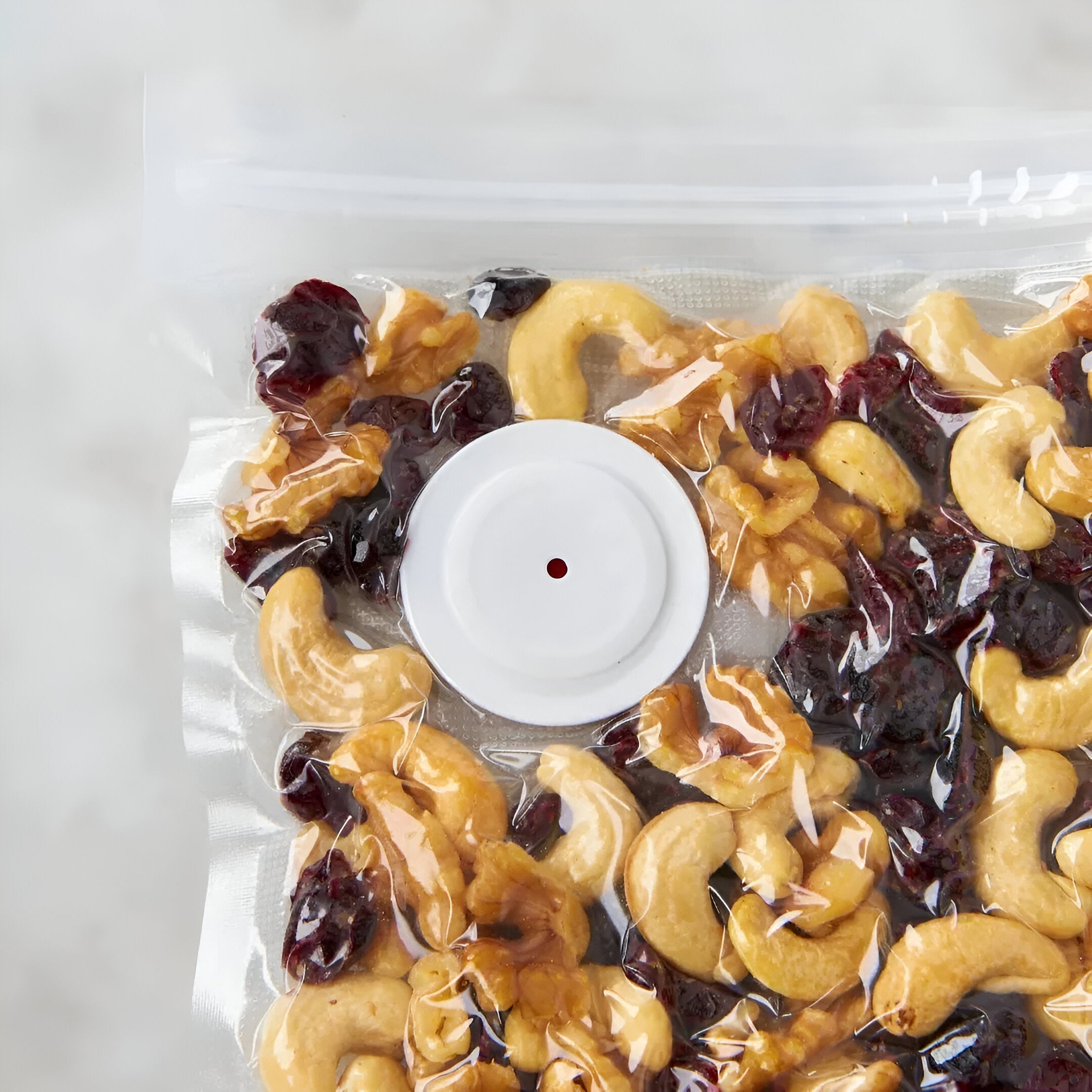 Compact Mini Food Vacuum Sealer Machine with One-Touch Operation and Rechargeable Battery – Includes Reusable Vacuum Seal Bags 2