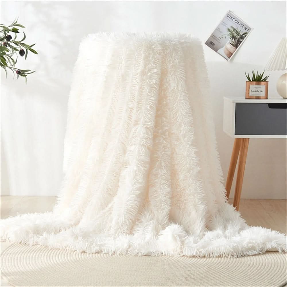 Cozy Faux Fur Throw Blanket – Silky Soft Fleece, Elegant Drape, Standard Size for Ultimate Comfort and Warmth 0