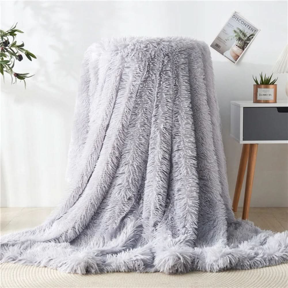 Cozy Faux Fur Throw Blanket – Silky Soft Fleece, Elegant Drape, Standard Size for Ultimate Comfort and Warmth 10