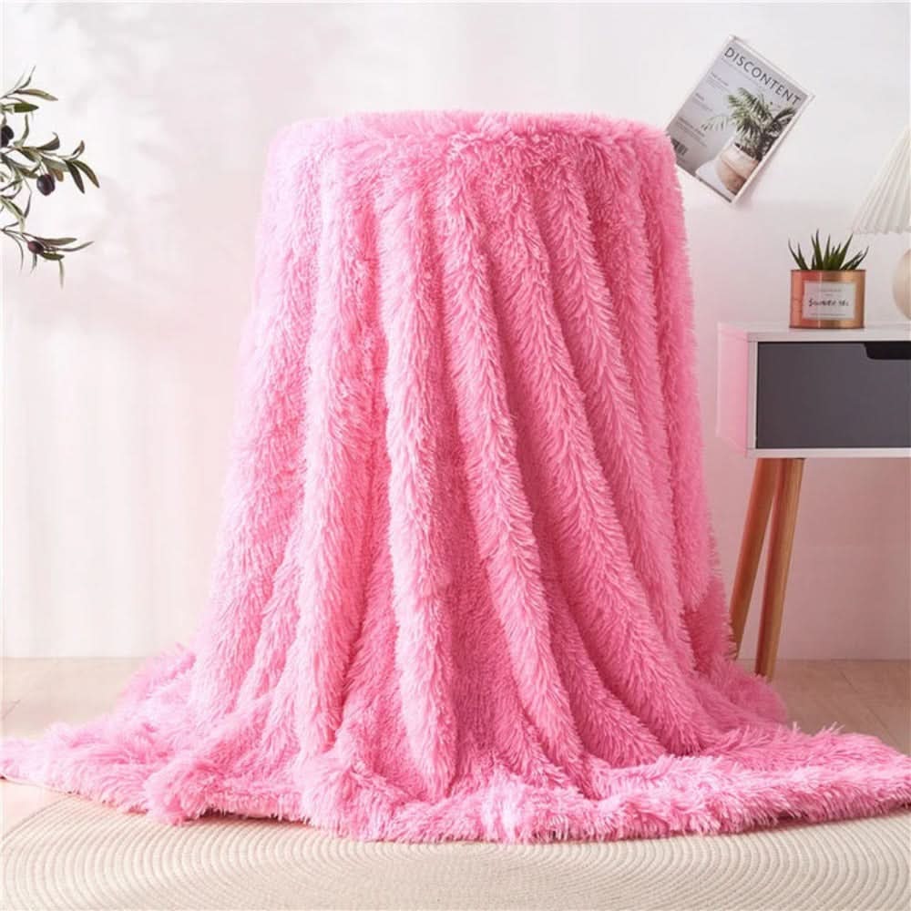 Cozy Faux Fur Throw Blanket – Silky Soft Fleece, Elegant Drape, Standard Size for Ultimate Comfort and Warmth 9