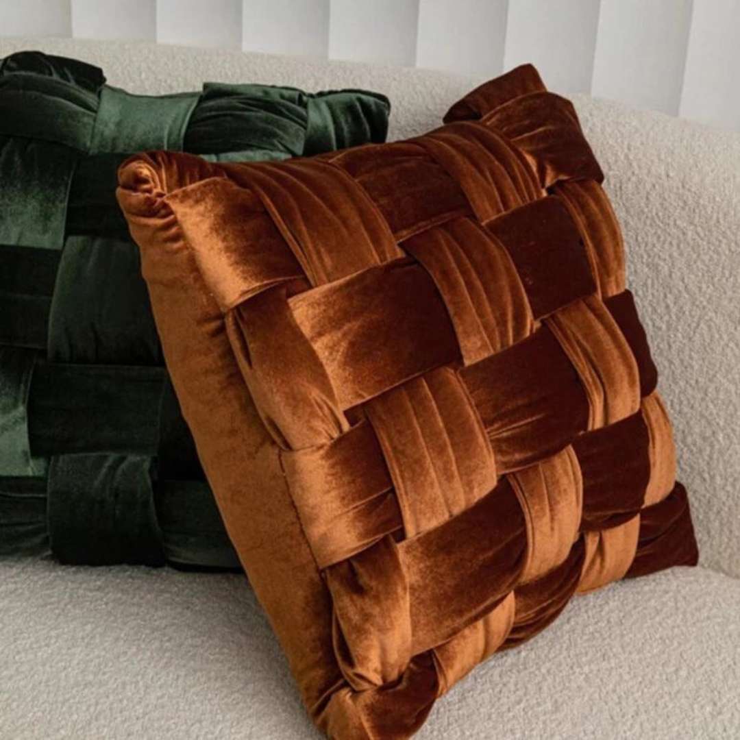 Hand-Knotted Silk Velvet Cushion Cover – Luxurious Softness in Elegant Colors for Sofas and Armchairs 2