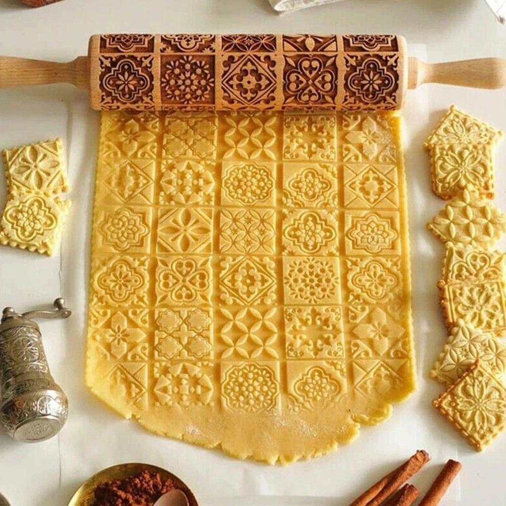 Handcrafted Embossed Rolling Pin for Holiday Baking – 35cm Beech Wood with Festive Reindeer and Snowflake Designs 7