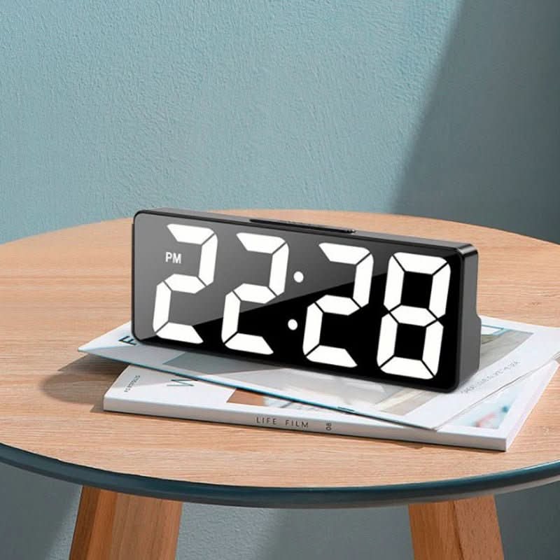 LED Digital Alarm Clock with Temperature Display and Adjustable Brightness – Compact USB or Battery Operated Design 3