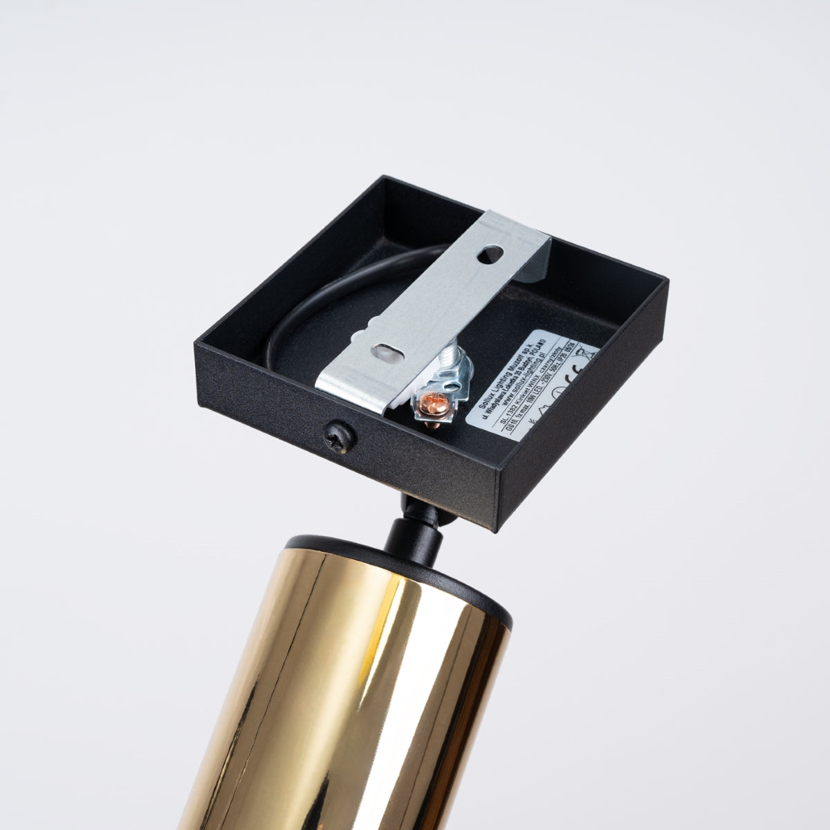 Modern Black and Gold Wall Light – Elegant Steel Wall Sconce for Living Room, Bedroom, and Office 2