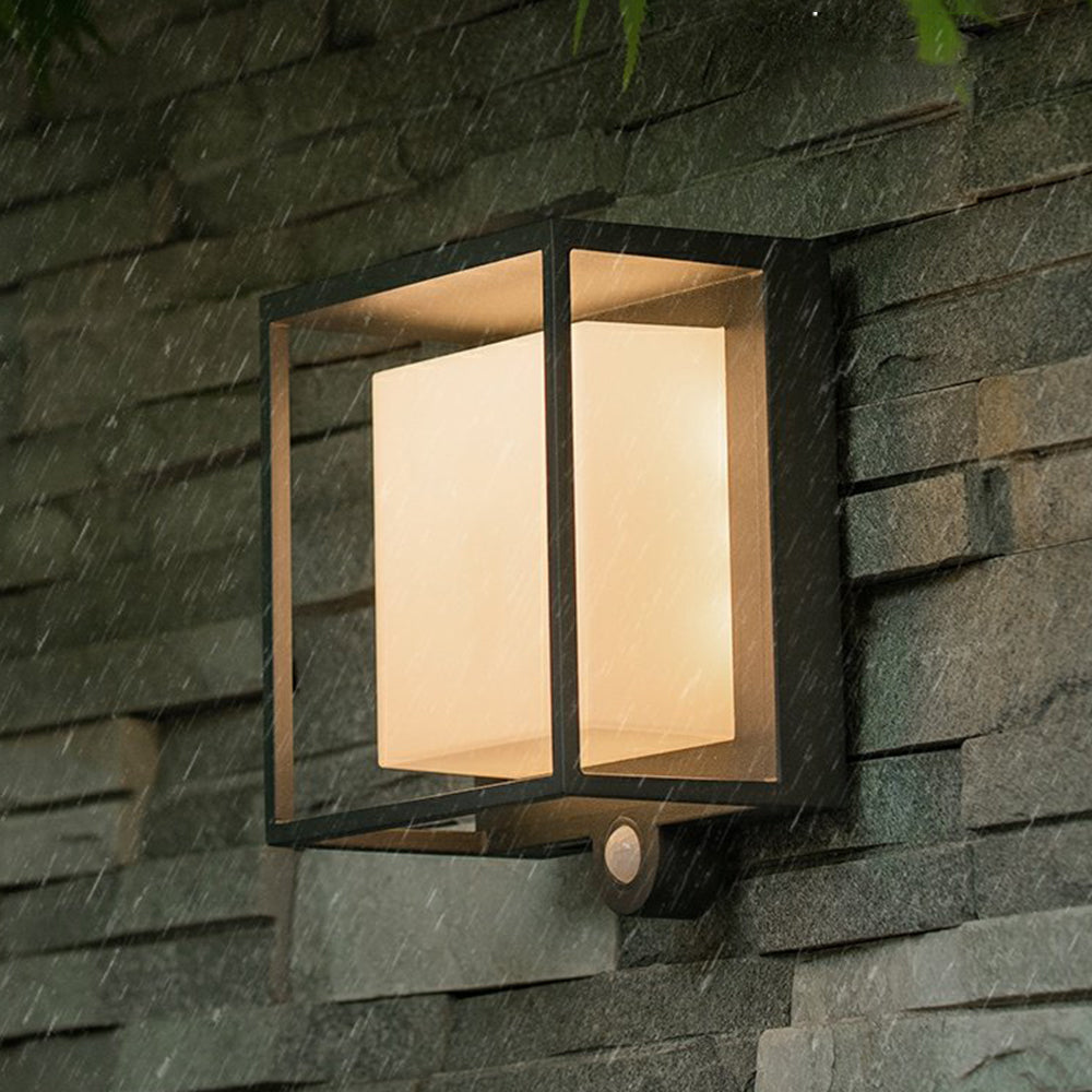 Modern Rectangular Solar Wall Light – Energy-Efficient Outdoor Lighting, Matte Black, IP65 Weatherproof, Warm White Illumination 1