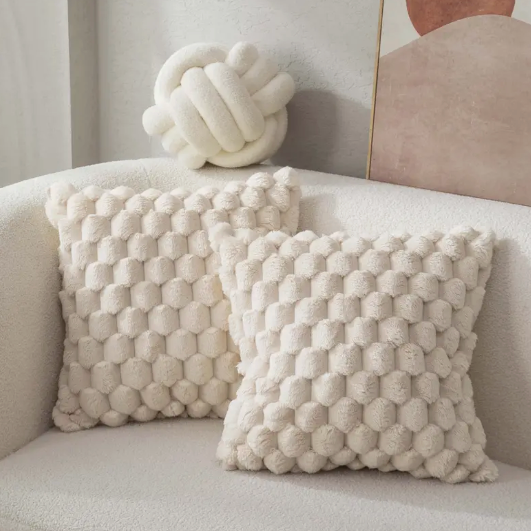 Soft Plush Cushion with Cozy Cover – 50cm x 50cm for Ultimate Comfort 0