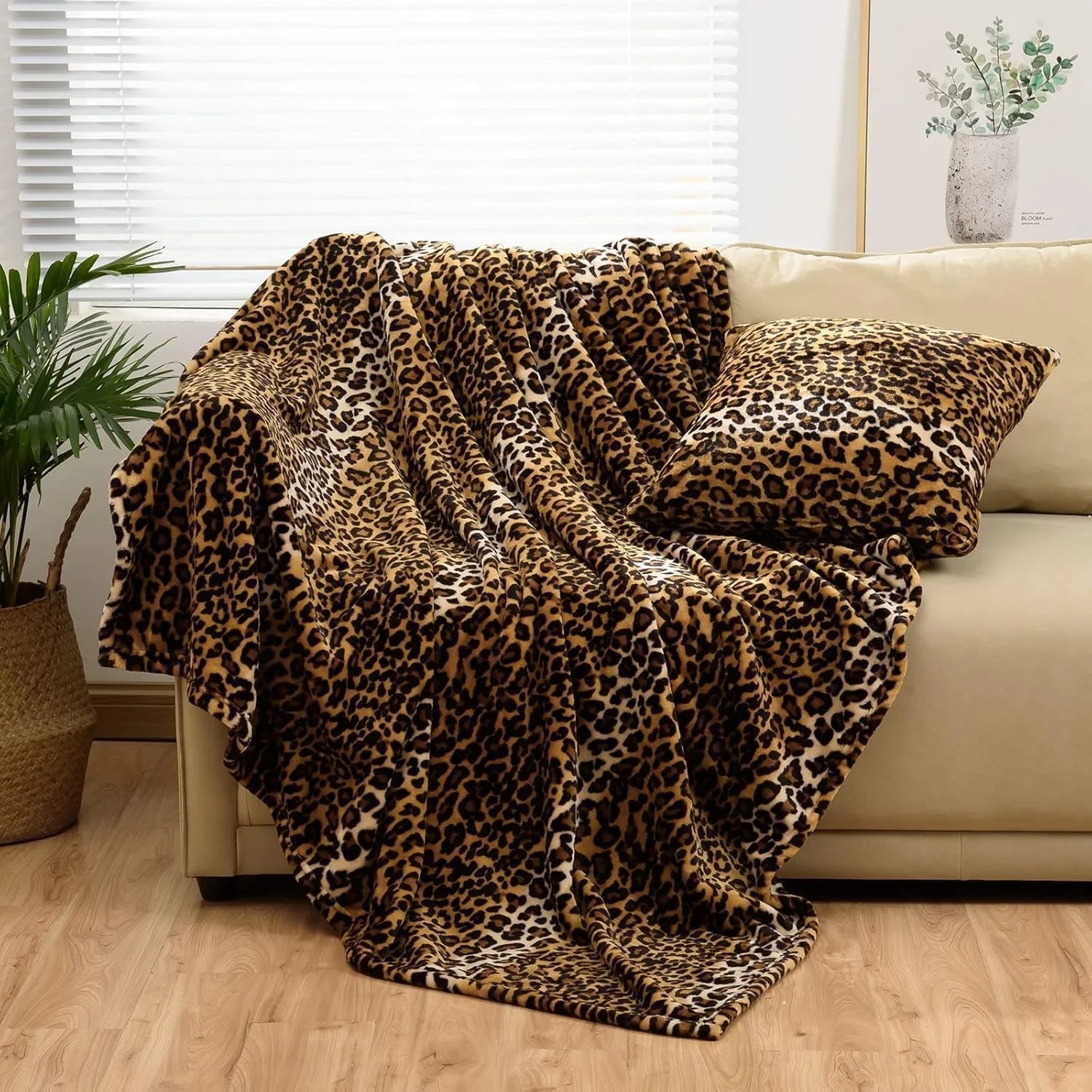 Super Soft Leopard Print Fleece Blanket – Cozy Fluffy Throw for Sofa and Bed, Lint-Resistant Flannel Material 1