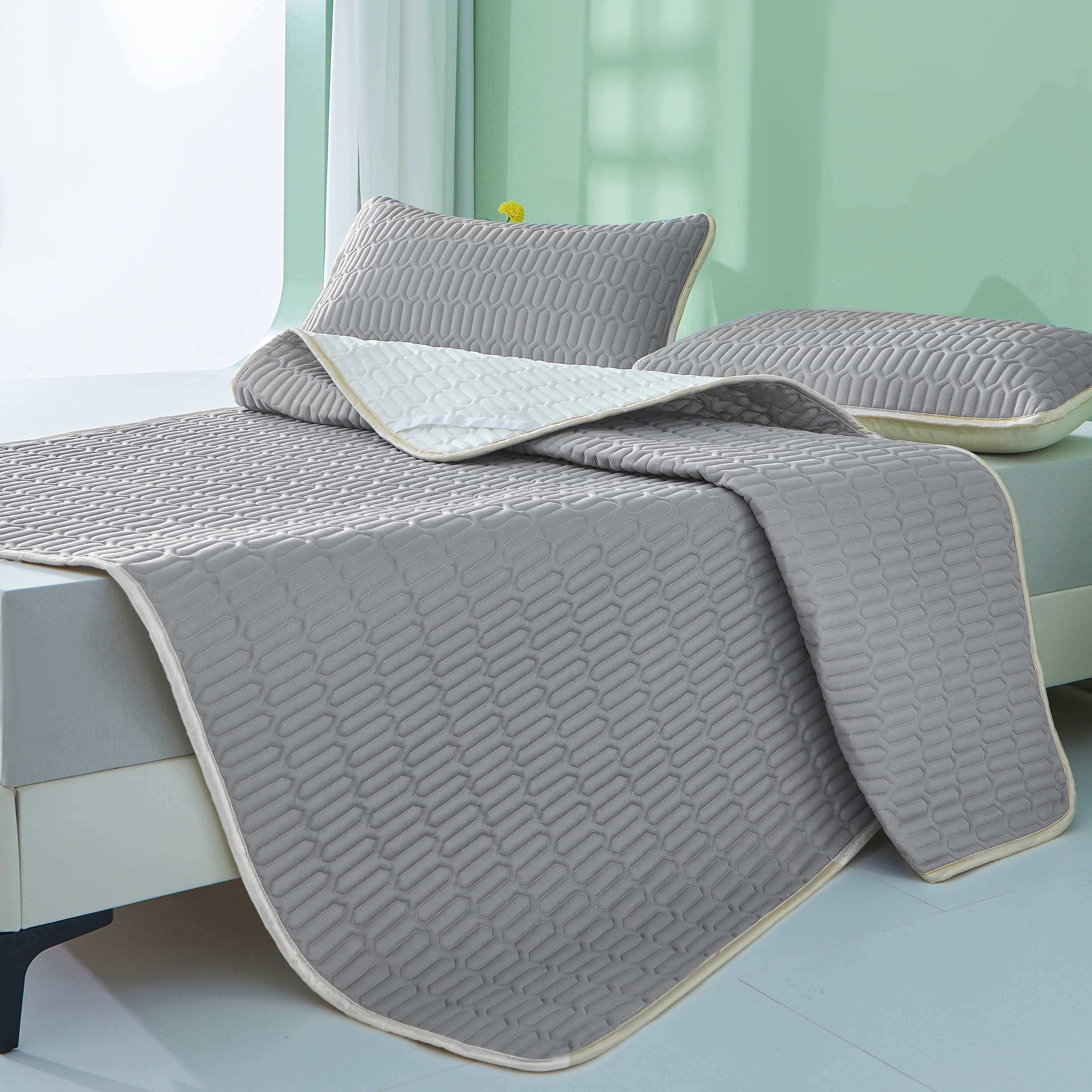 Cooling Latex Mat Set – Breathable & Foldable Comfort for Bedroom or Dorm