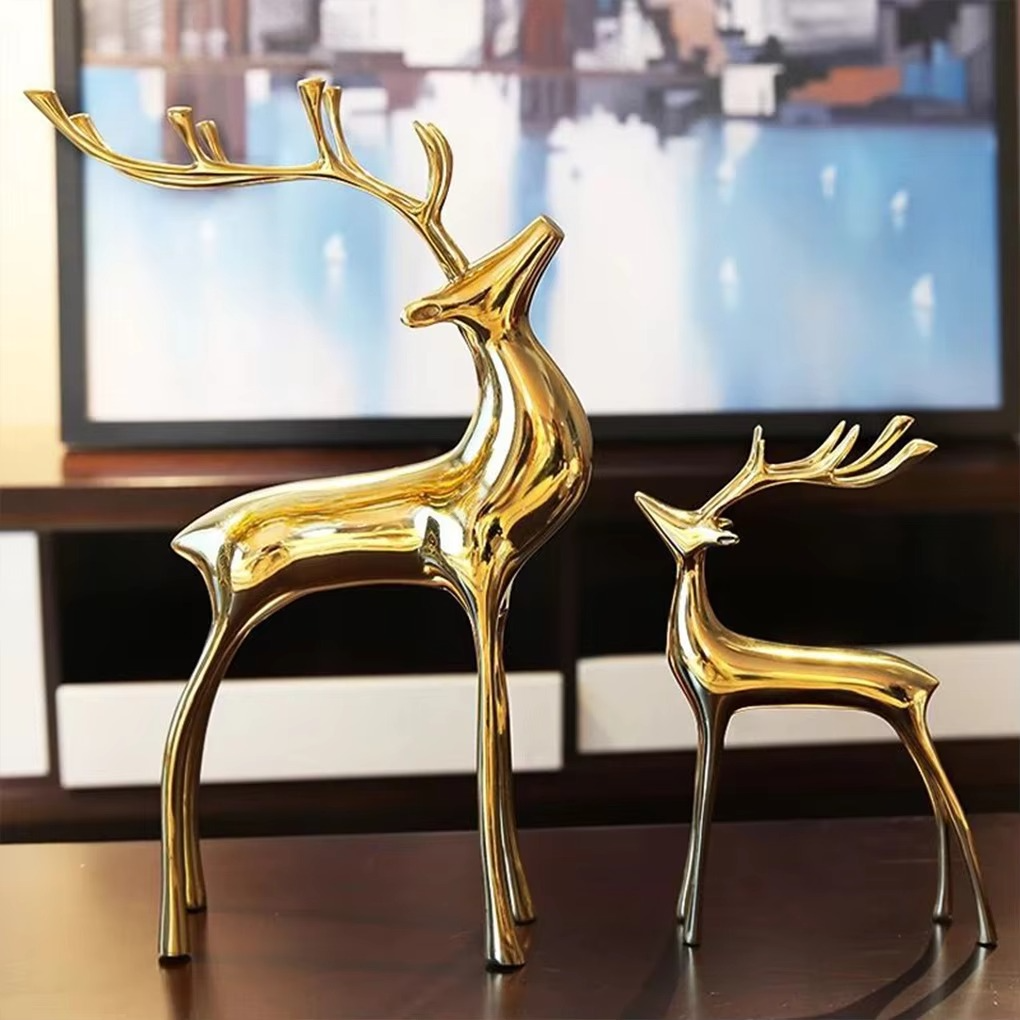 Elegant Christmas Table Centerpiece Set – Sculptural Reindeer Table Decoration for Festive Holiday Decor 12