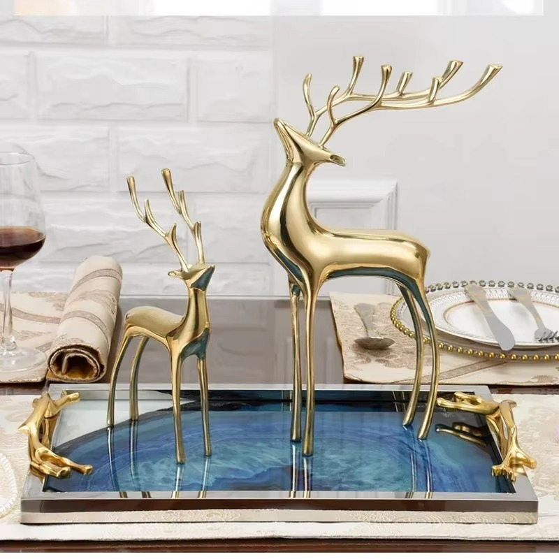 Elegant Christmas Table Centerpiece Set – Sculptural Reindeer Table Decoration for Festive Holiday Decor 11