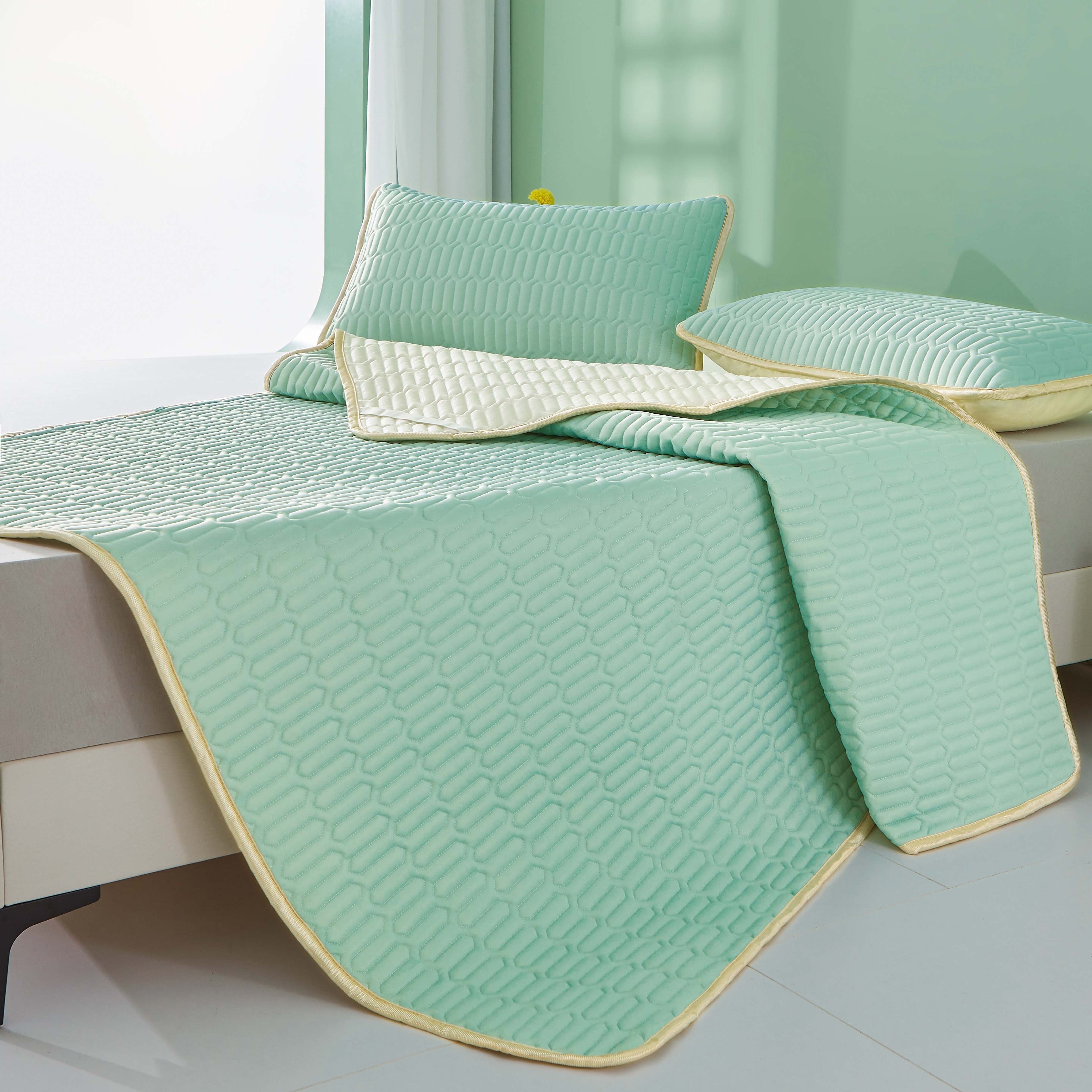 Cooling Latex Mat Set – Breathable & Foldable Comfort for Bedroom or Dorm