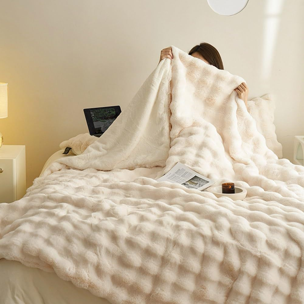 Double-Sided Faux Rabbit Fleece Blanket – Ultra Soft & Warm All-Season Throw for Bed, Sofa & Travel