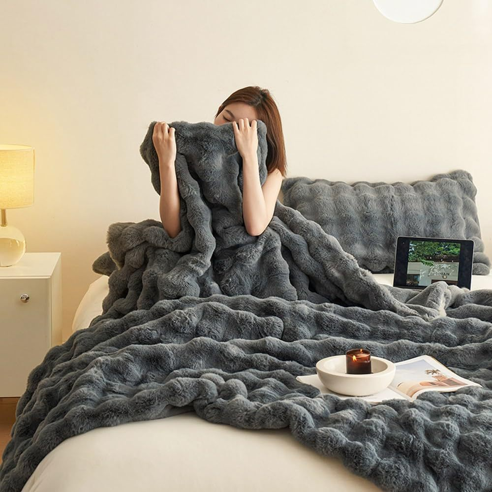 Double-Sided Faux Rabbit Fleece Blanket – Ultra Soft & Warm All-Season Throw for Bed, Sofa & Travel