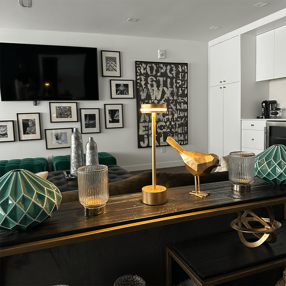 Modern Wireless LED Table Lamp – Dimmable Lighting for Indoor and Outdoor Atmosphere