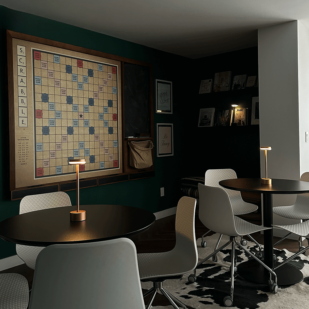 Modern Wireless LED Table Lamp – Dimmable Lighting for Indoor and Outdoor Atmosphere
