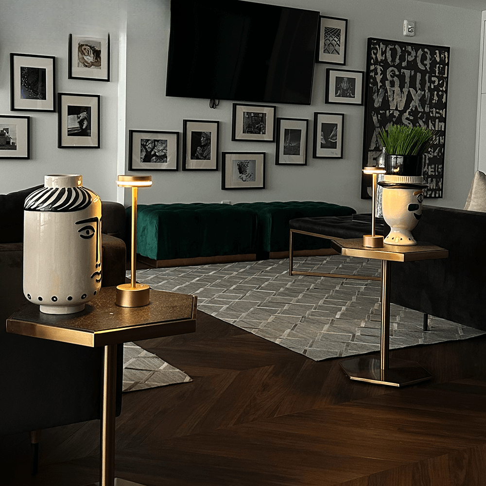 Modern Wireless LED Table Lamp – Dimmable Lighting for Indoor and Outdoor Atmosphere