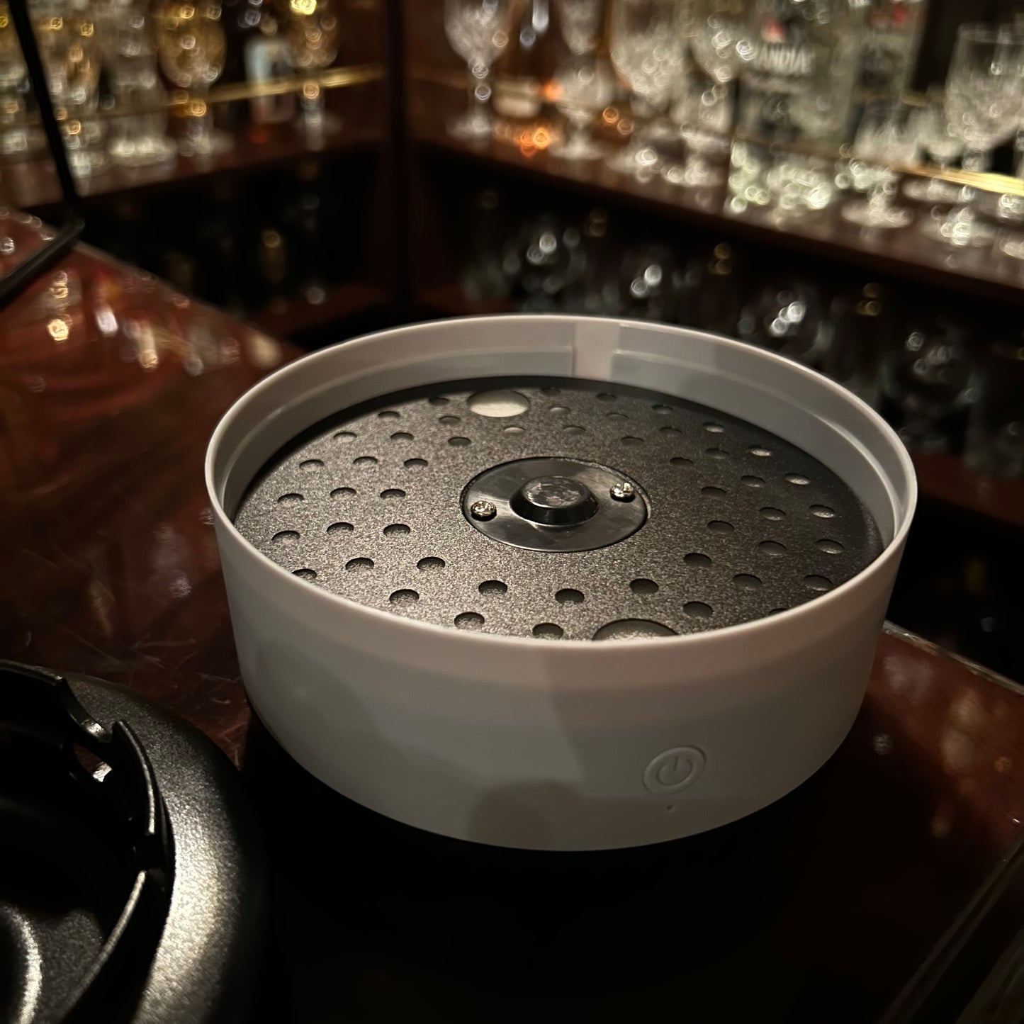 Electric Smoke Filter Ashtray with 360° Air Purification and Odor Neutralization – Portable with Aromatherapy Compartment 6