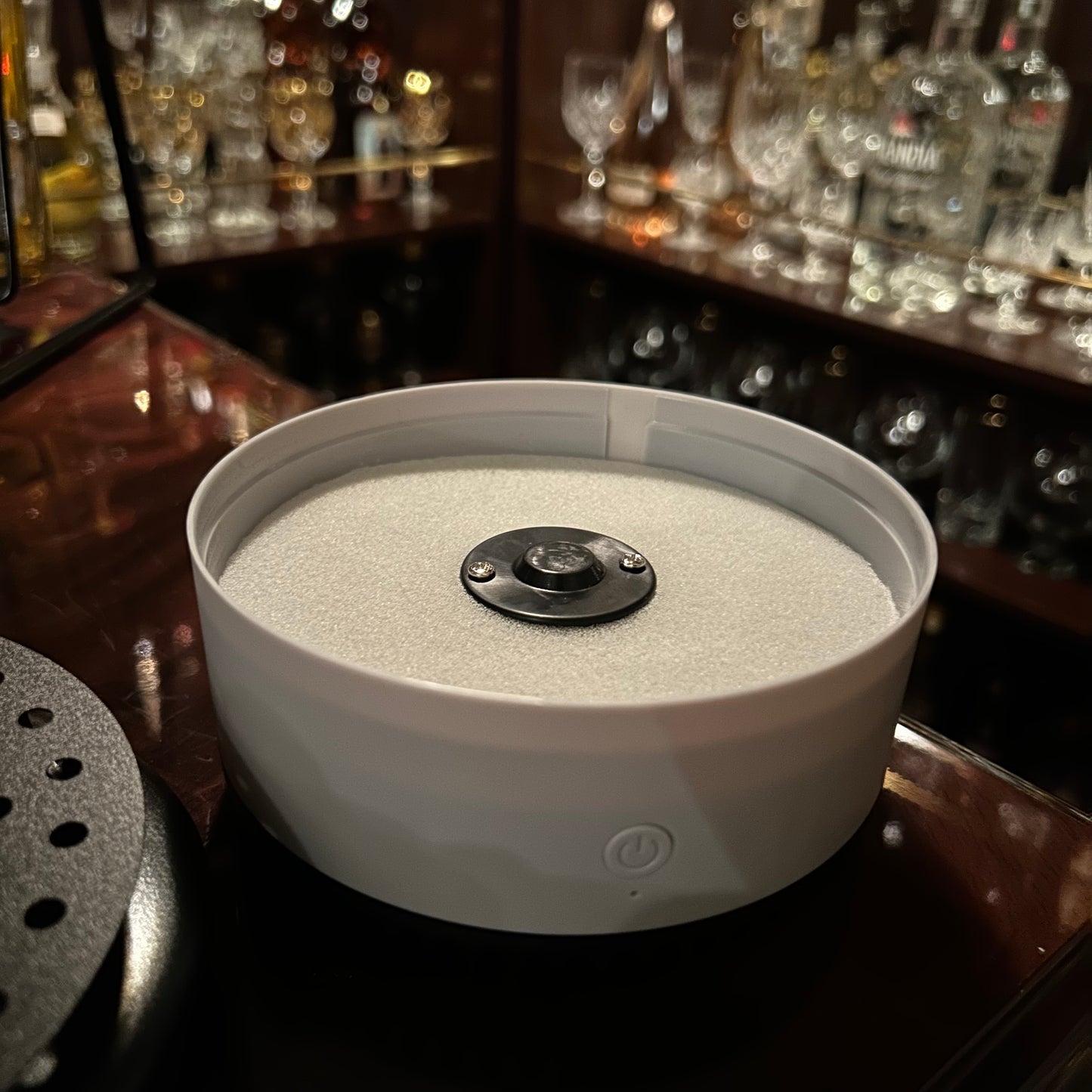 Electric Smoke Filter Ashtray with 360° Air Purification and Odor Neutralization – Portable with Aromatherapy Compartment 7