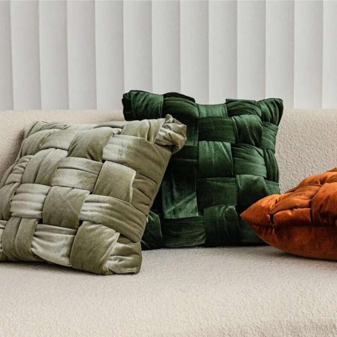 Hand-Knotted Silk Velvet Cushion Cover – Luxurious Softness in Elegant Colors for Sofas and Armchairs 1