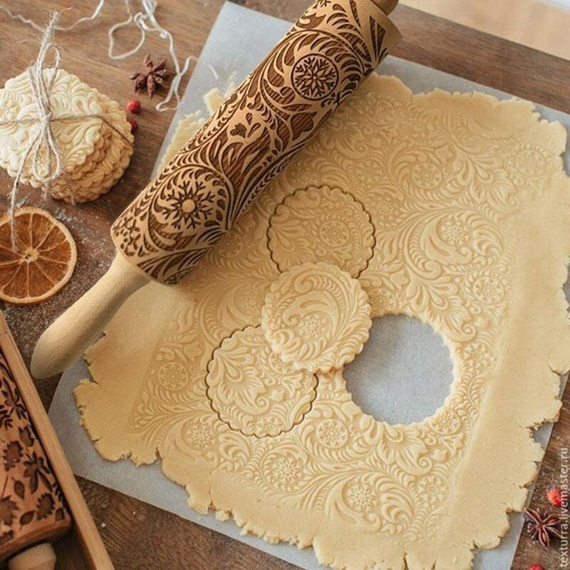 Handcrafted Embossed Rolling Pin for Holiday Baking – 35cm Beech Wood with Festive Reindeer and Snowflake Designs 2