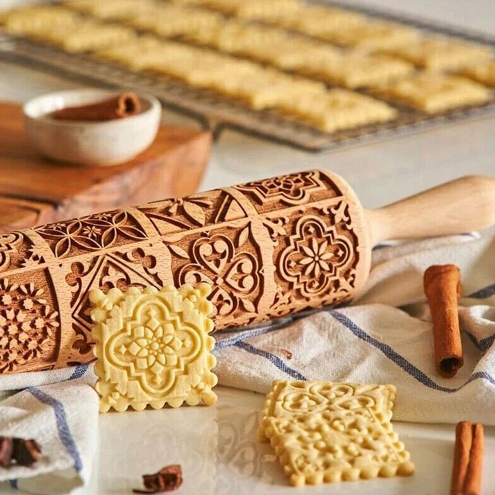 Handcrafted Embossed Rolling Pin for Holiday Baking – 35cm Beech Wood with Festive Reindeer and Snowflake Designs 5