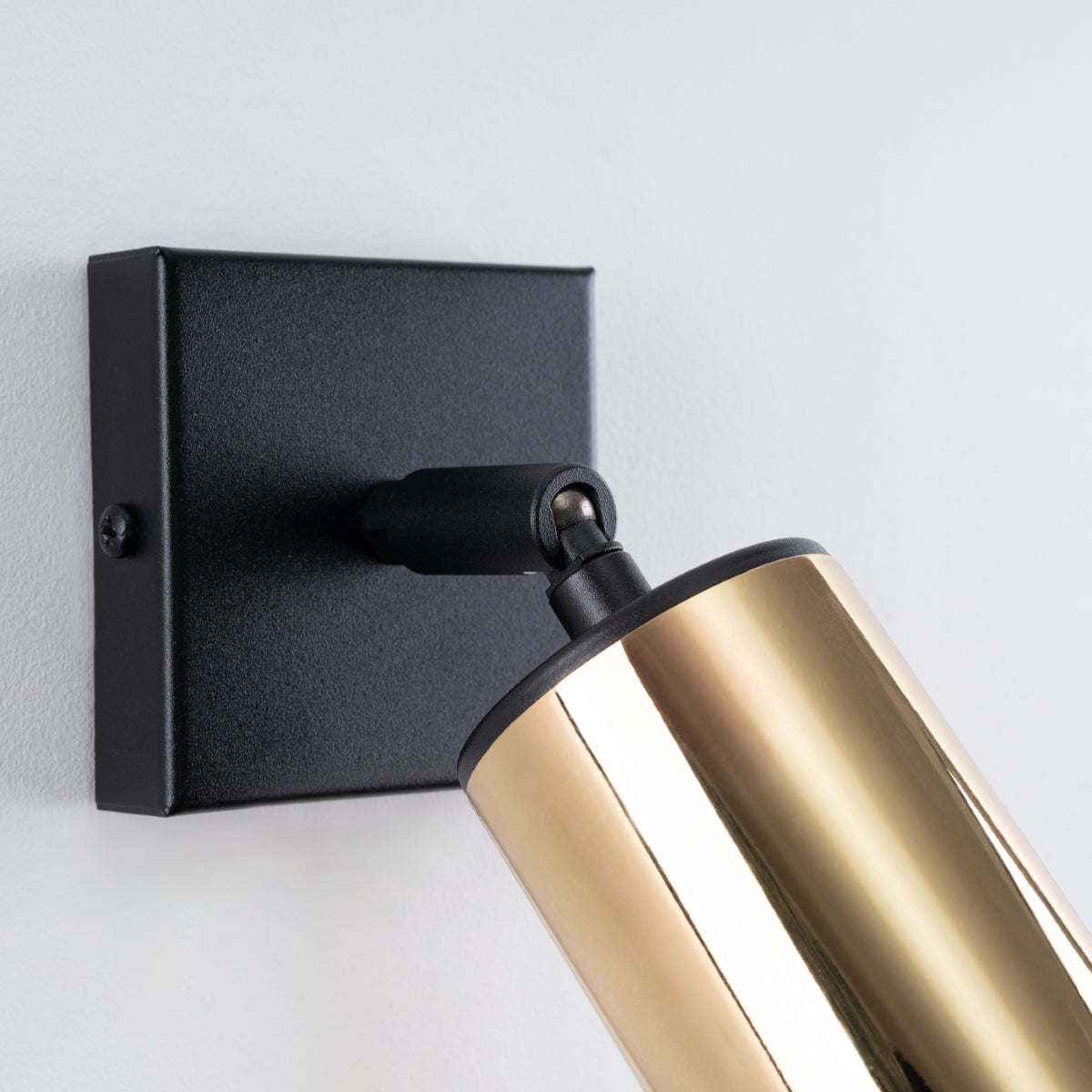 Modern Black and Gold Wall Light – Elegant Steel Wall Sconce for Living Room, Bedroom, and Office 5