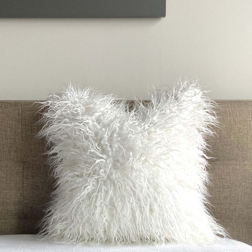 Mongolian Faux Fur Pillow Cover in Soft White – Luxurious Arctic Fox Design for Cozy Home Decor 0