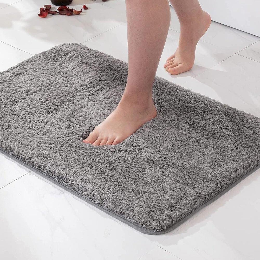 Plush Non-Slip Bath Rug – Soft Microfiber Bathroom Mat for Ultimate Comfort and Absorbency, 50 x 80 cm 1