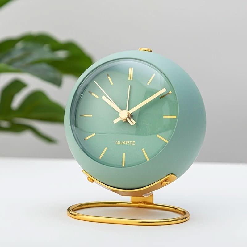 Retro Analogue Alarm Clock with Silent Movement and Night Lamp – Vintage Metal Design, Compact Size, Reliable Alarm Function 2
