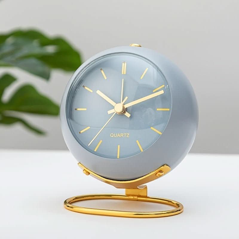 Retro Analogue Alarm Clock with Silent Movement and Night Lamp – Vintage Metal Design, Compact Size, Reliable Alarm Function 5