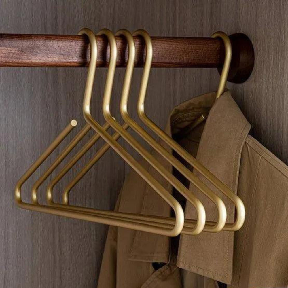 Set of 5 Stylish Metal Clothes Hangers in Matte Gold and Silver for Elegant Wardrobe Organization 0