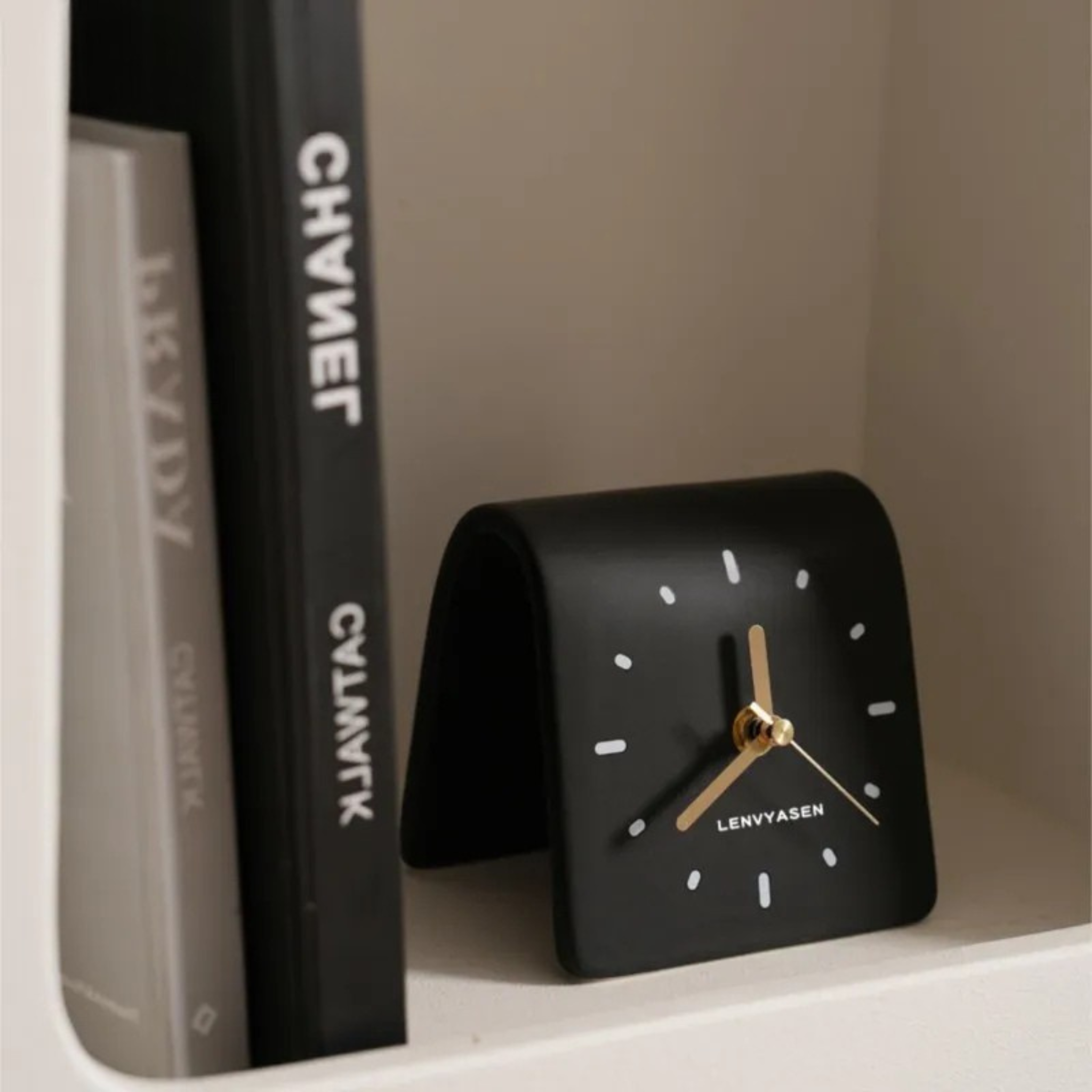 Stylish Ceramic Desk Clock – Minimalist Square Design for Modern Home Décor, Silent Needle Movement, Compact Lightweight 4