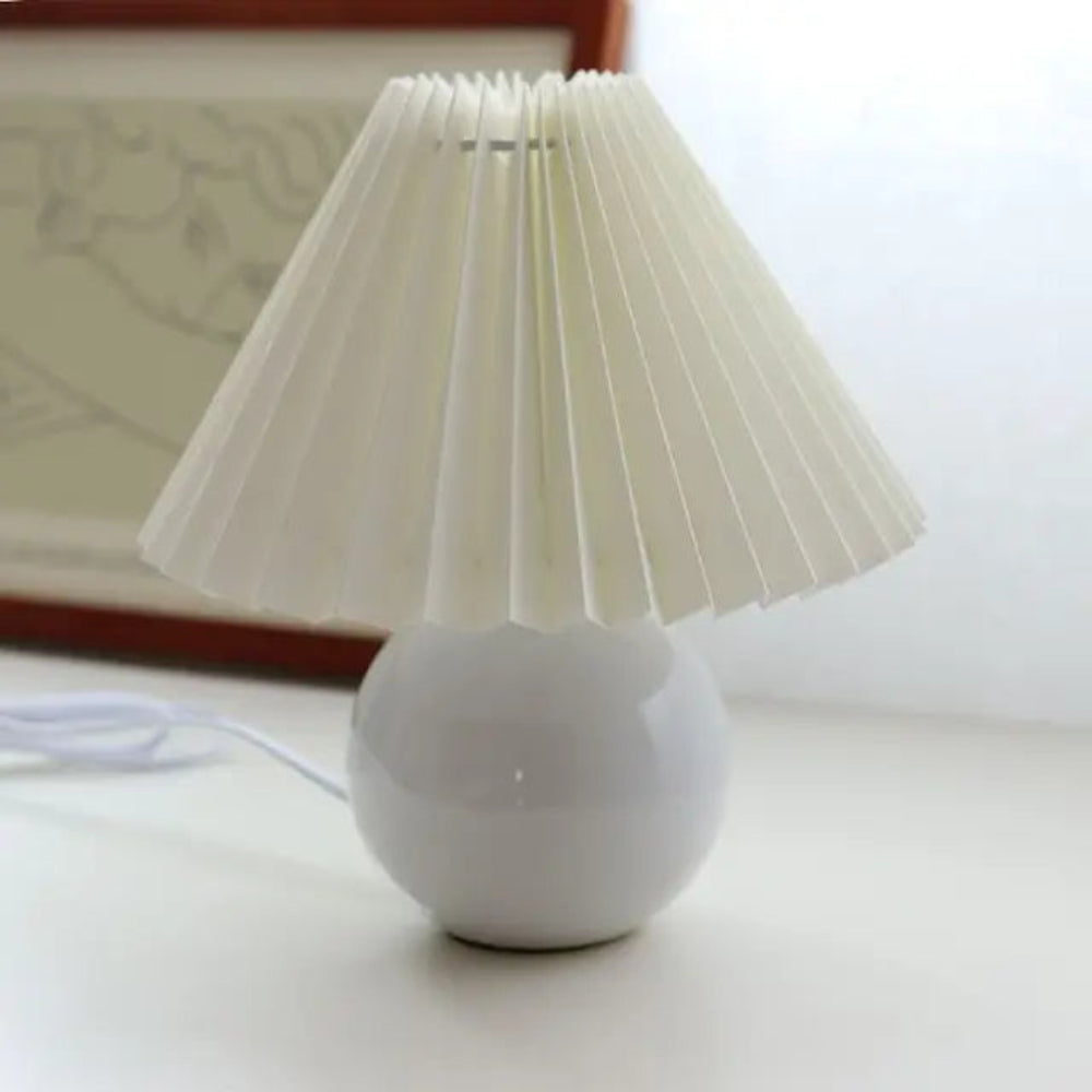 Vintage Table Lamp with Pleated Shade – Elegant Bedroom or Bedside Table Lamp for Warm Ambiance 9