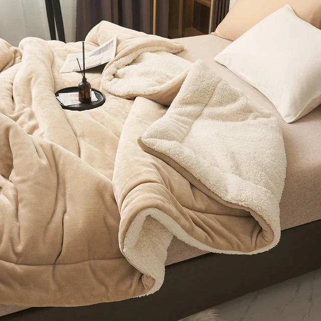 Warm Fleece Blanket – Soft and Cozy Flannel Throw for Ultimate Comfort 3