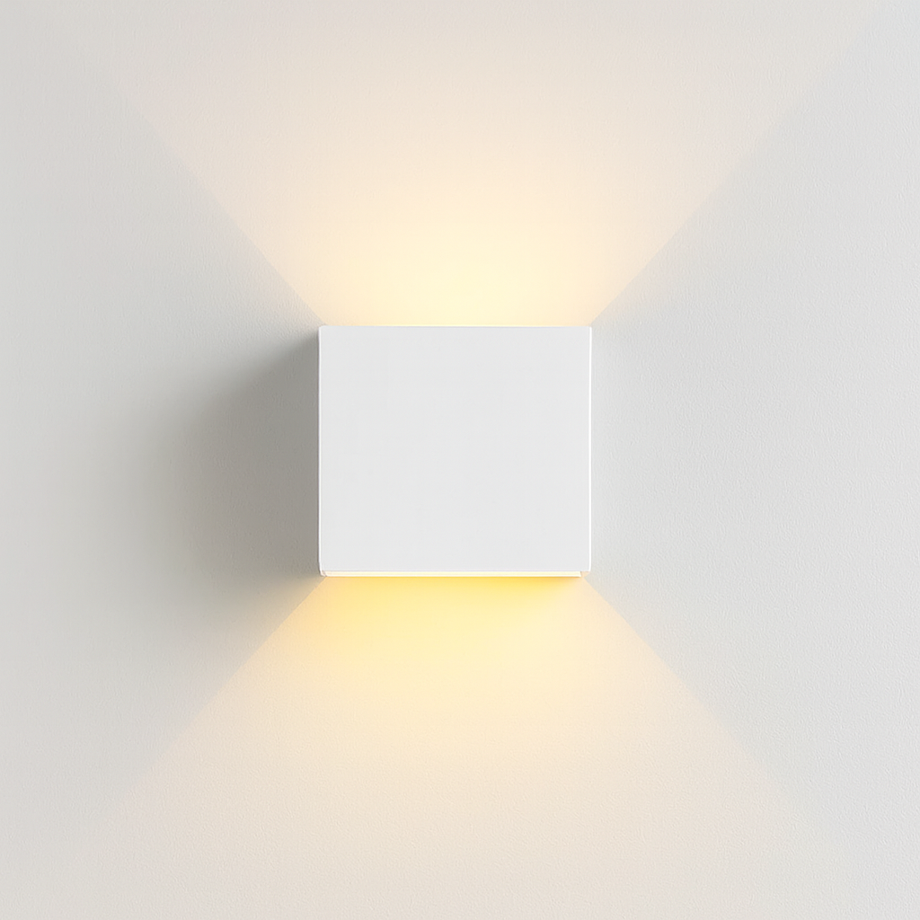 Elegant wall lamp